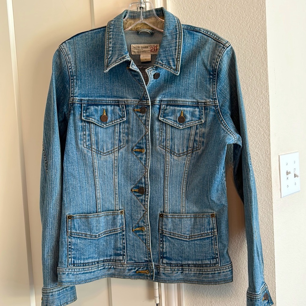 Denim Jean Trucker Jacket Eddie Bauer SUPER FAST SHIPPING